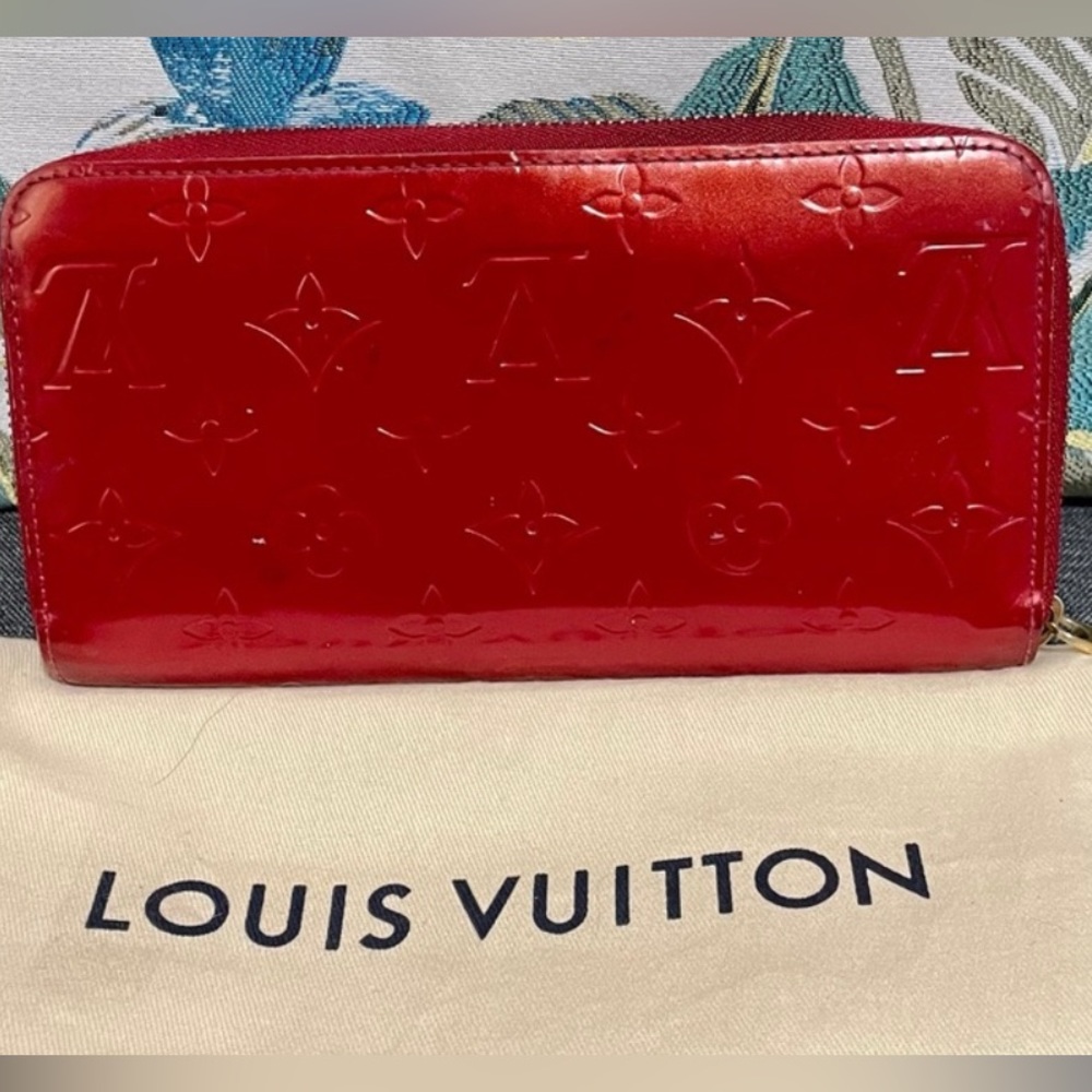 ♥️SALE!!!♥️ LOUIS VUITTON Cherry Red Vernis Zippy Wallet AUTHENTIC